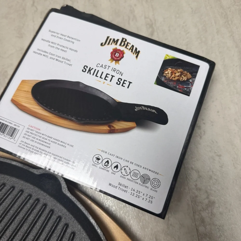 Jim Beam Cast Iron Skillet Set wooden plate